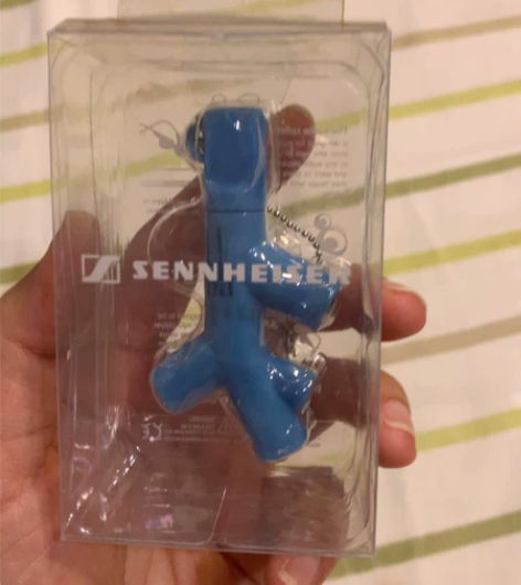 森海塞尔的耳机splitter,可以接三部...