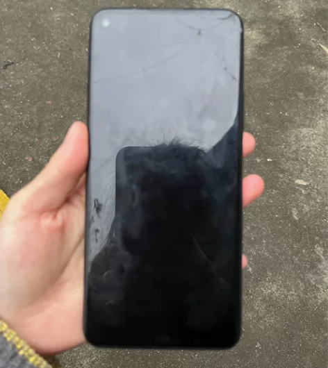 华为nova7 se 5G 前屏有点碎，后...