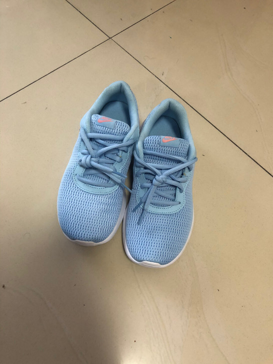 耐克Nike运动鞋36.5全新的，不讲价，...