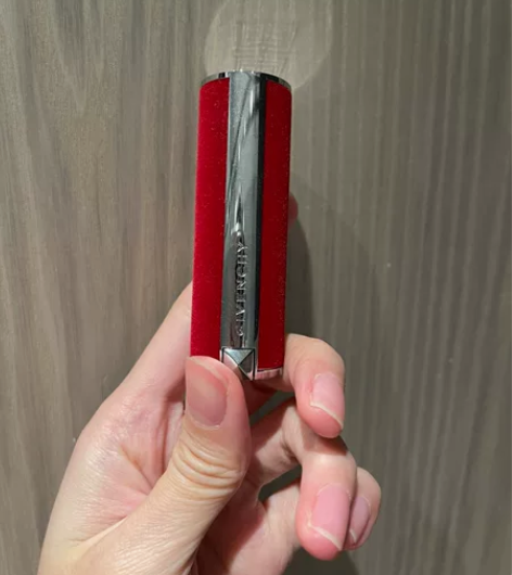 纪梵希25号色红管丝绒口红 成色如图 已过期