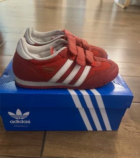 adidas 阿迪童鞋，专柜正品，细节新旧...