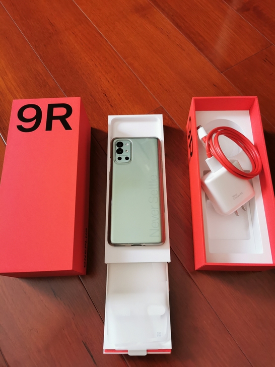 一加9R(12+256)高配青宇,6月购于...