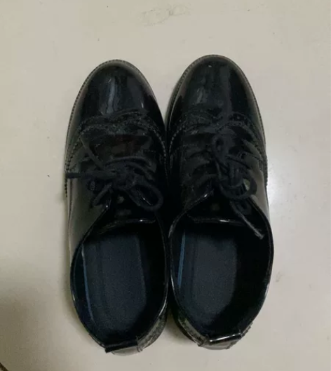 36码的布洛克单鞋,鞋子售出不退换 感兴趣...