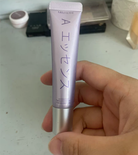 全新百奈子眼霜 未拆封，送小样2g。买多了...