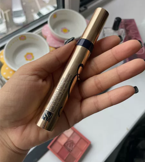 雅诗兰黛睫毛膏 刷过几次,闲置甩卖,买回来...