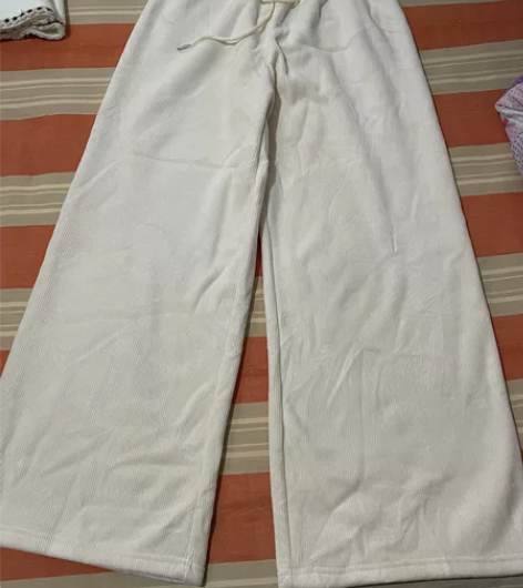 加绒裤子米白色 全新 实体店80购入 均码...