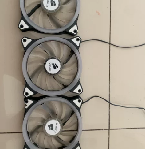 海盗船机箱风扇 有瑕疵 不影响使用 特别静...