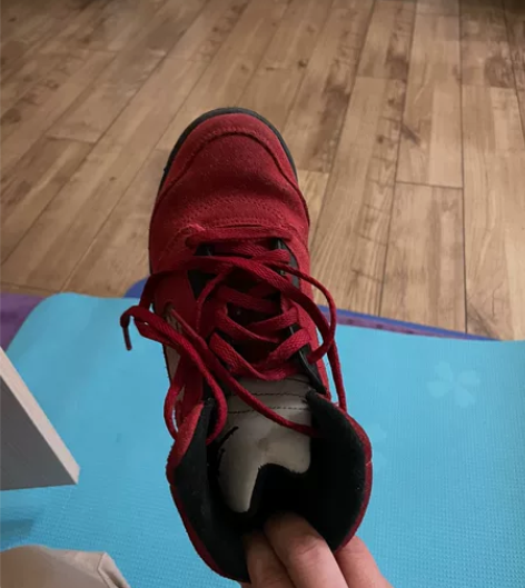 NIKE乔丹篮球鞋,33.5 感兴趣的话点...
