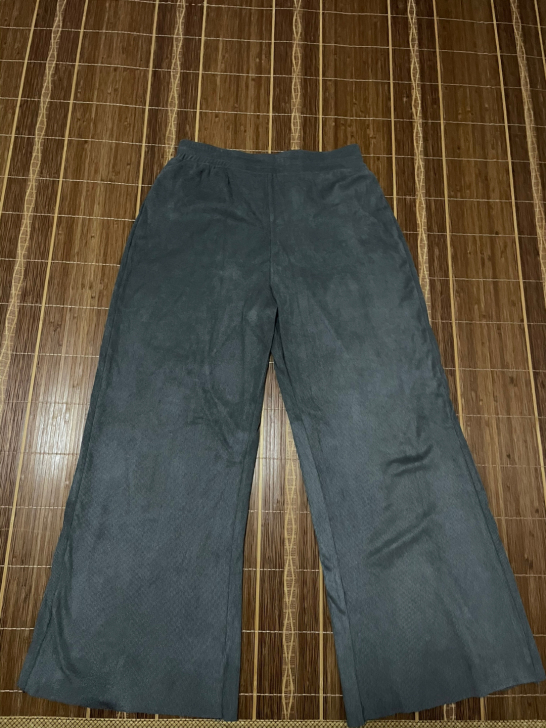 灰色松紧腰阔腿裤