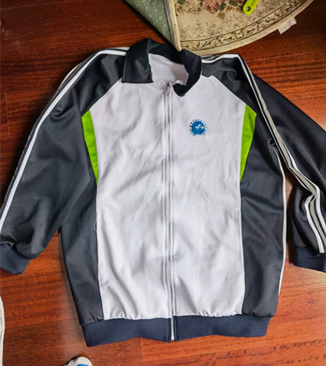 校服185码，定做的做错了，所以闲置出售，...