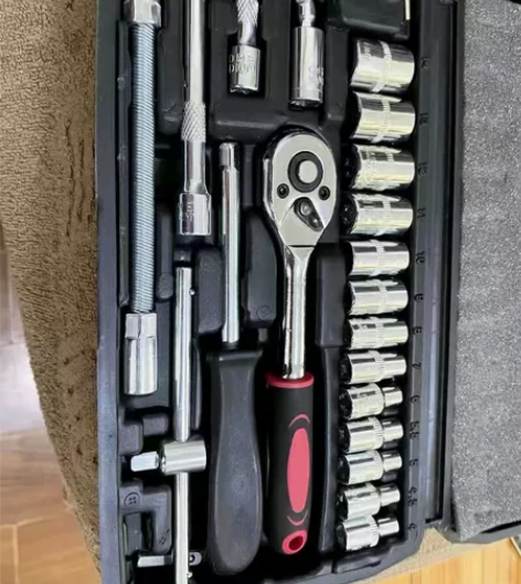 【亏本出】万能工具箱套装维修工具汽车维修工...