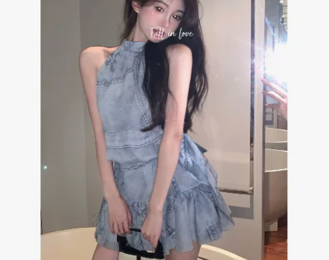 kumikumi甜辣风印花挂脖荷叶边连衣裙...