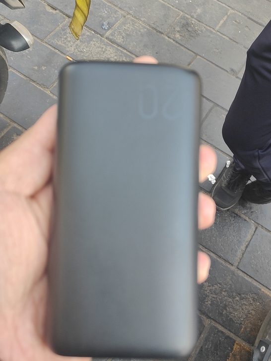 图拉斯充电宝，20000毫安的充电宝，用了...