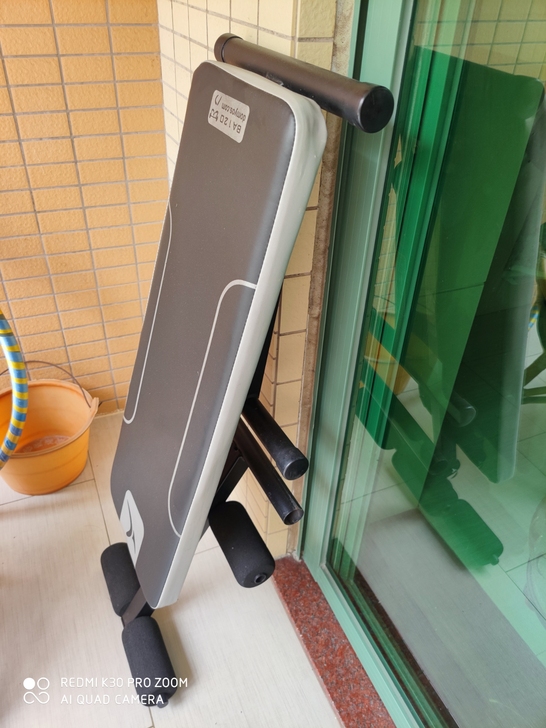 仰卧板，目测7新，如图，少了个胶脚。20元...