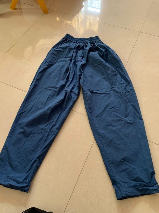 阔腿裤蓝色。后门花瓣口袋x均码