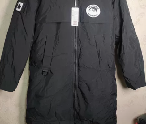 全新男士黑色中长款羽绒服直筒上衣,厚实,保...