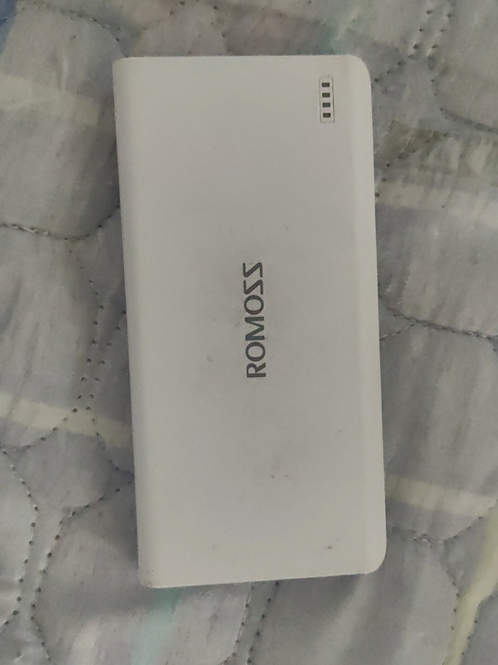 上学时候用的充电宝挺耐用的，现在不用了