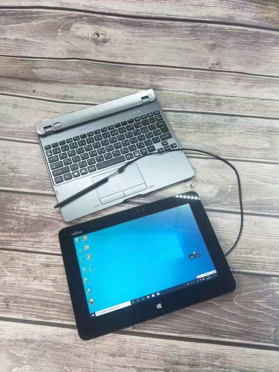 富士通q555四核四线程二合一PC平板电脑...