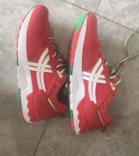 特步正品鞋,上脚试了2小时,家里鞋太多了便...