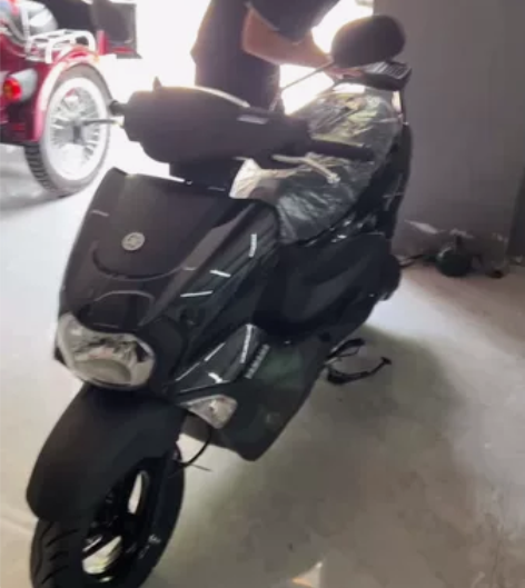 出售雅马哈旭鹰摩托车，买来三个月，2000...