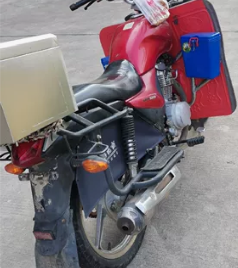 豪爵男士摩托车，手续齐全，随时可以过户，1...