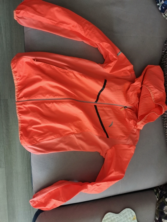 安踏运动服运动衣橙色上衣袖子有破损红色裤子...