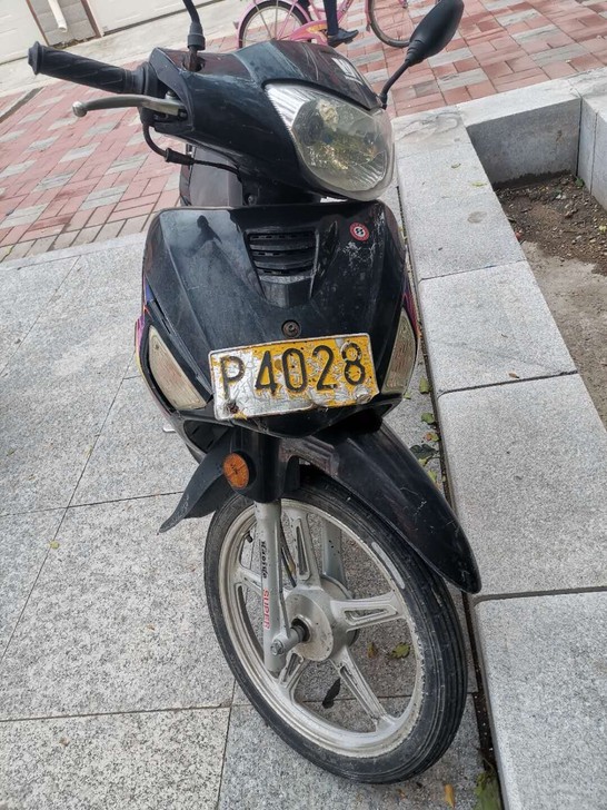 豪爵摩托车