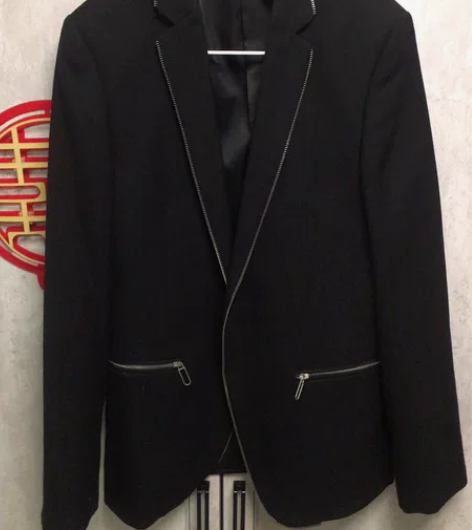 男士黑色小西服 感兴趣的话点“我想要”和我...