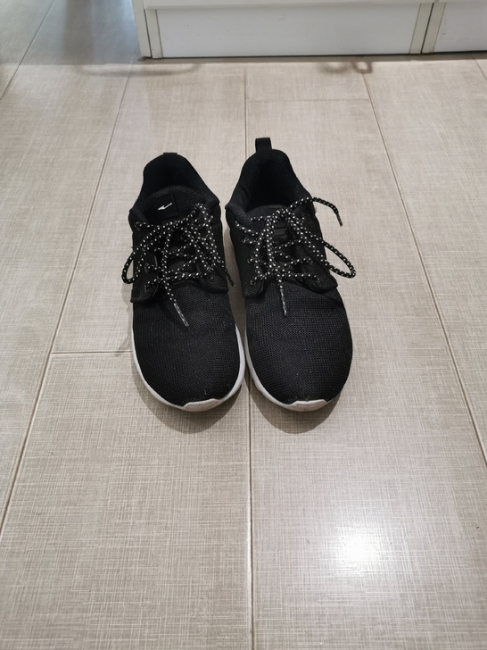 鸿星尔克女鞋运动鞋,35码,只穿过几次