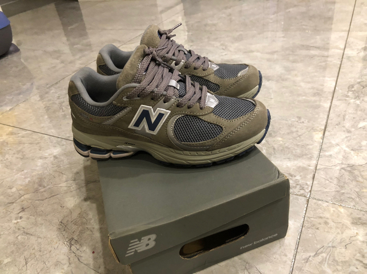 新百伦2002r