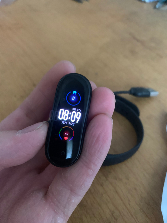 小米手环5标准版,轻微使用痕迹,东西配件齐...