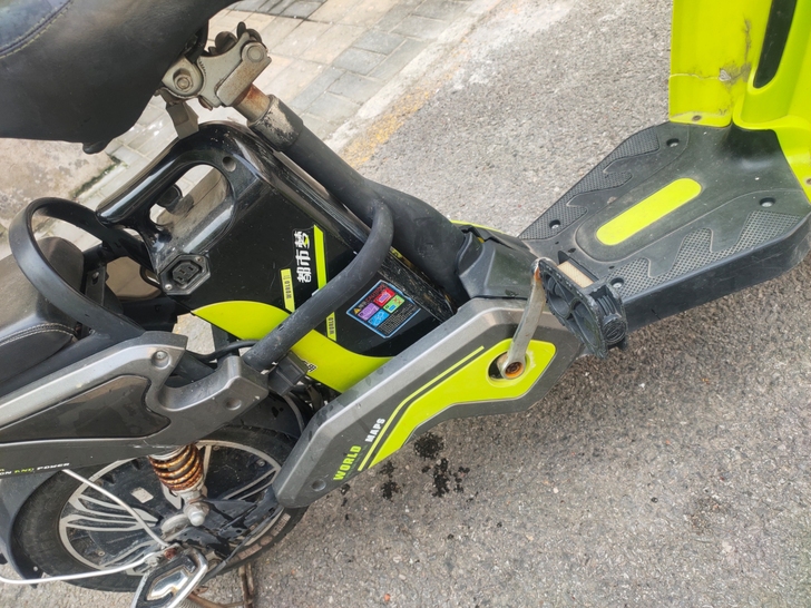 锂电电动自行车,入手1980锂电电动车,骑...