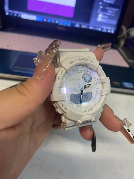 Casio白色手表