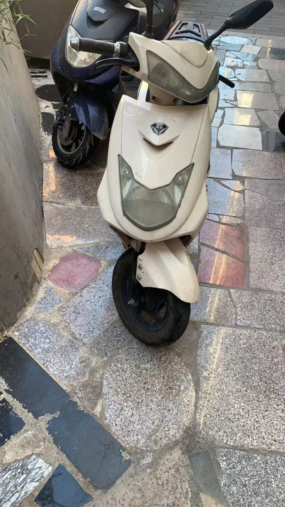 一台电动车。 可以验货。 60伏-20A。...