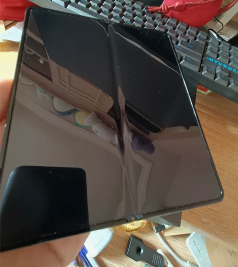 三星fold4 黑色 12+ 256 [右...