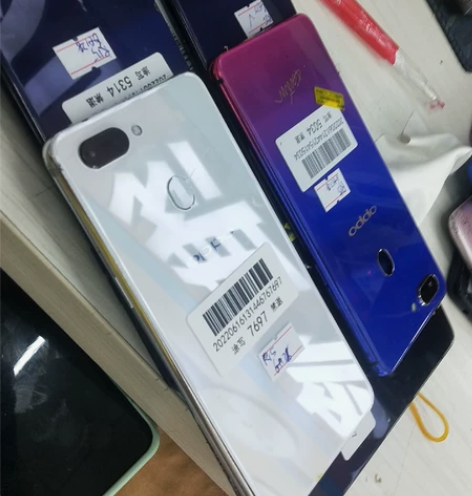 OPPOr15,6+128,屏幕没了其他都...