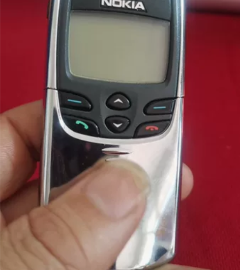 二手诺基亚8810手机,成色如图实拍,没有...