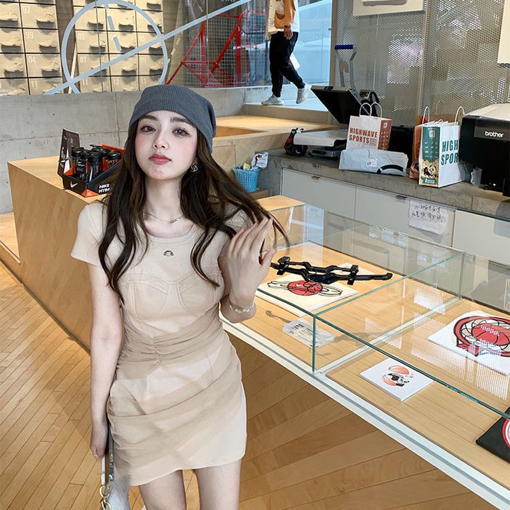 网纱褶皱收腰连衣裙太妃咖奶杏色