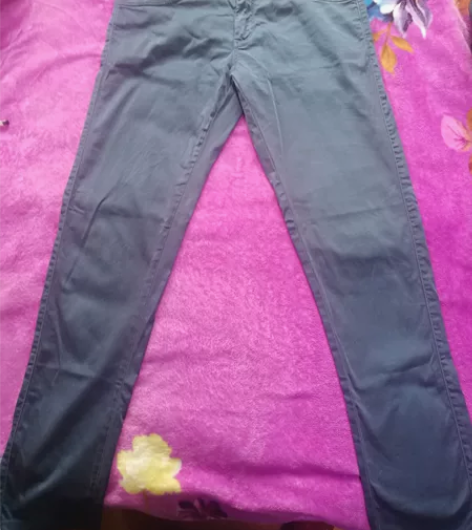 Zara man休闲小脚裤,一浅蓝,一深蓝...