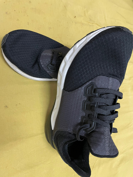 低价转阿迪达斯官网 adidas falc...
