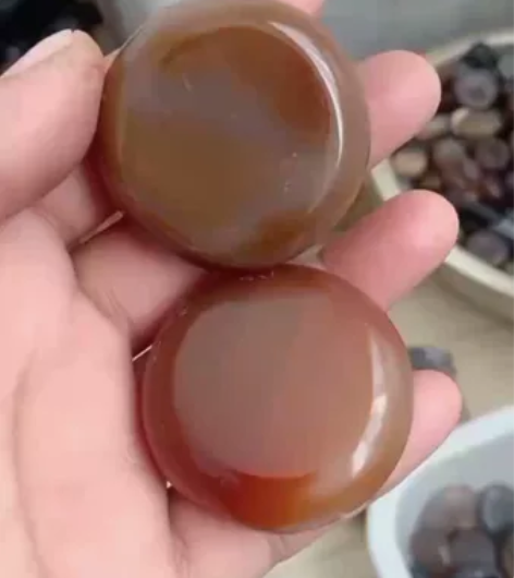 纯天然玛瑙手把石也可以当镇纸,品相如图,直...
