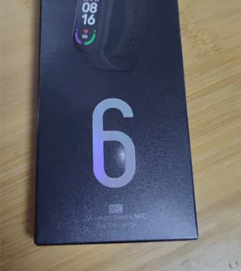 小米手环6 NFC 除了屏幕脱胶水了，不影...