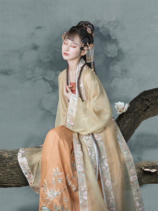 钟灵记 百草集:宋制汉服齐腰四破三裥裙