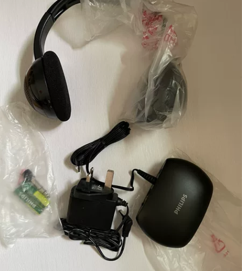 飞利浦耳机。全新！ 感兴趣的话点“我想要”...