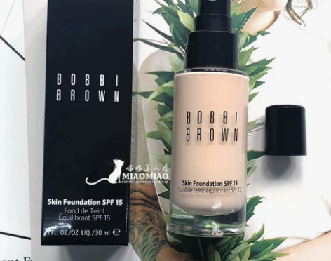 BOBBI BROWN芭比波朗舒盈平衡粉底...