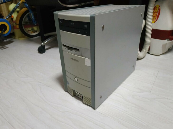 台式电脑主机台式机显示屏显示器