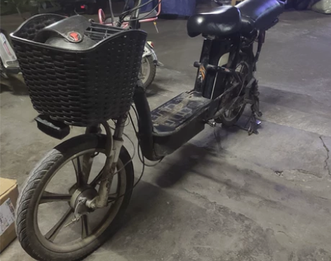 车子+两个电池60伏马力大电池还能跑30左...
