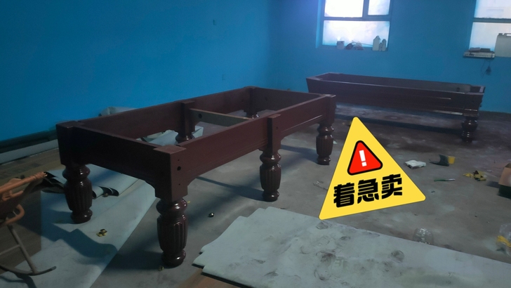 库尔勒市本市台球桌两套，带所有配件（灯，台...