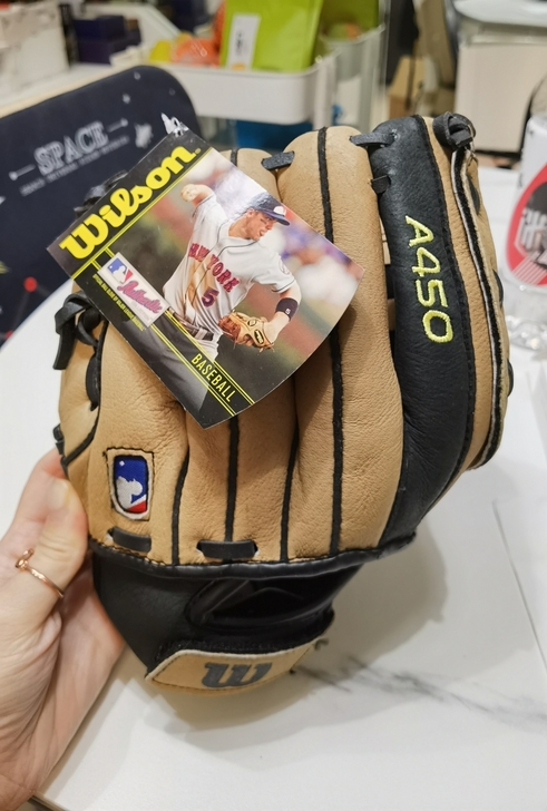 Wilson 棒球手套 A450 全新带吊...