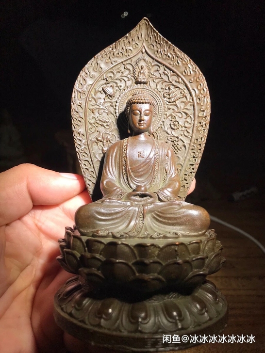 闲置转让铜佛像，尺寸高135宽75毫米，重...